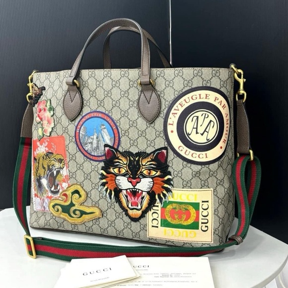 A 263 π― % authentic Gucci GG Supreme Monogram Courrier Medium Crossbody Tote bag - Picture 5 of 16